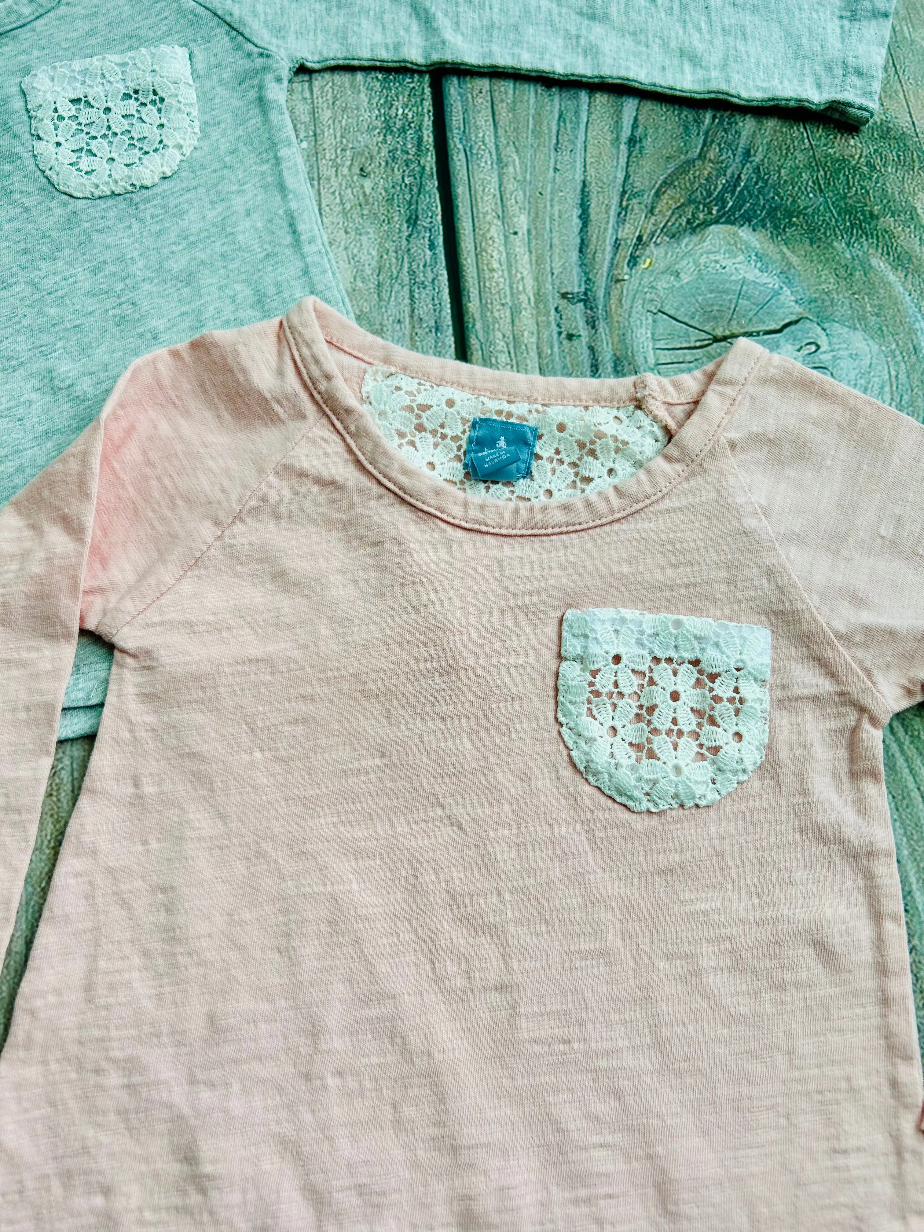 BabyGap size 2T & 3T girls crochet lace pocket tops bundle, grey and light pink, Kids 2T