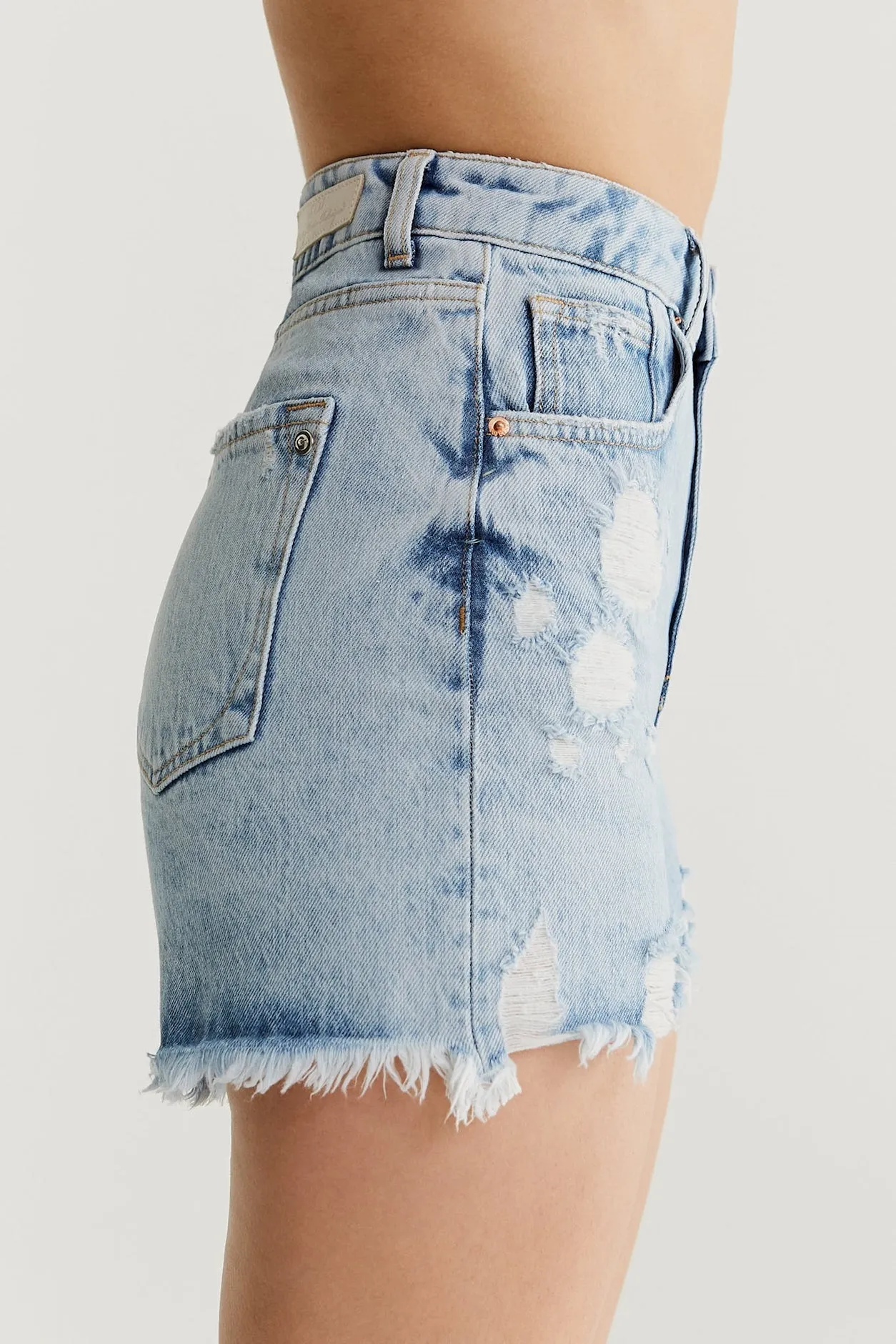 Naomi - High Waist 5 Pocket Shorts - Light Blue Destroyed