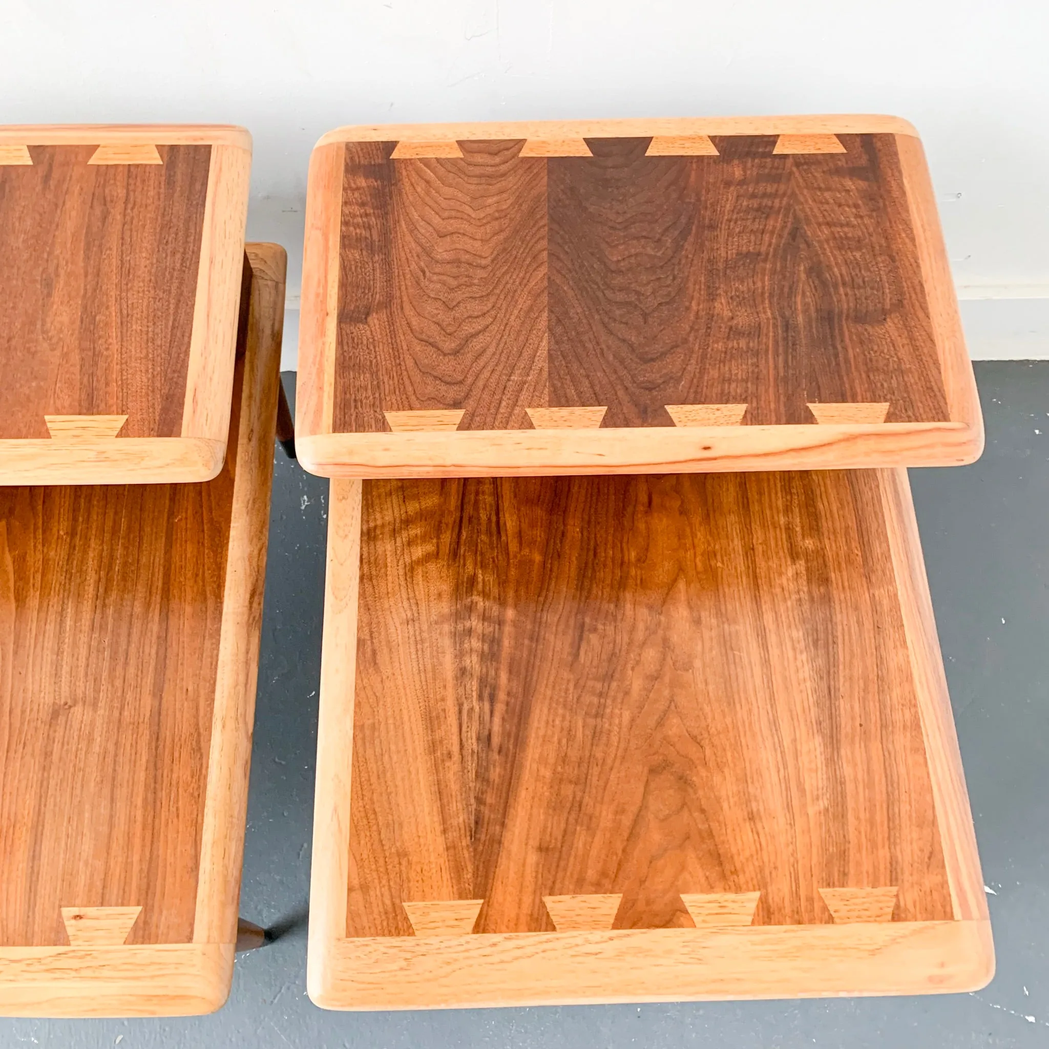 Pair of Lane Acclaim End Tables