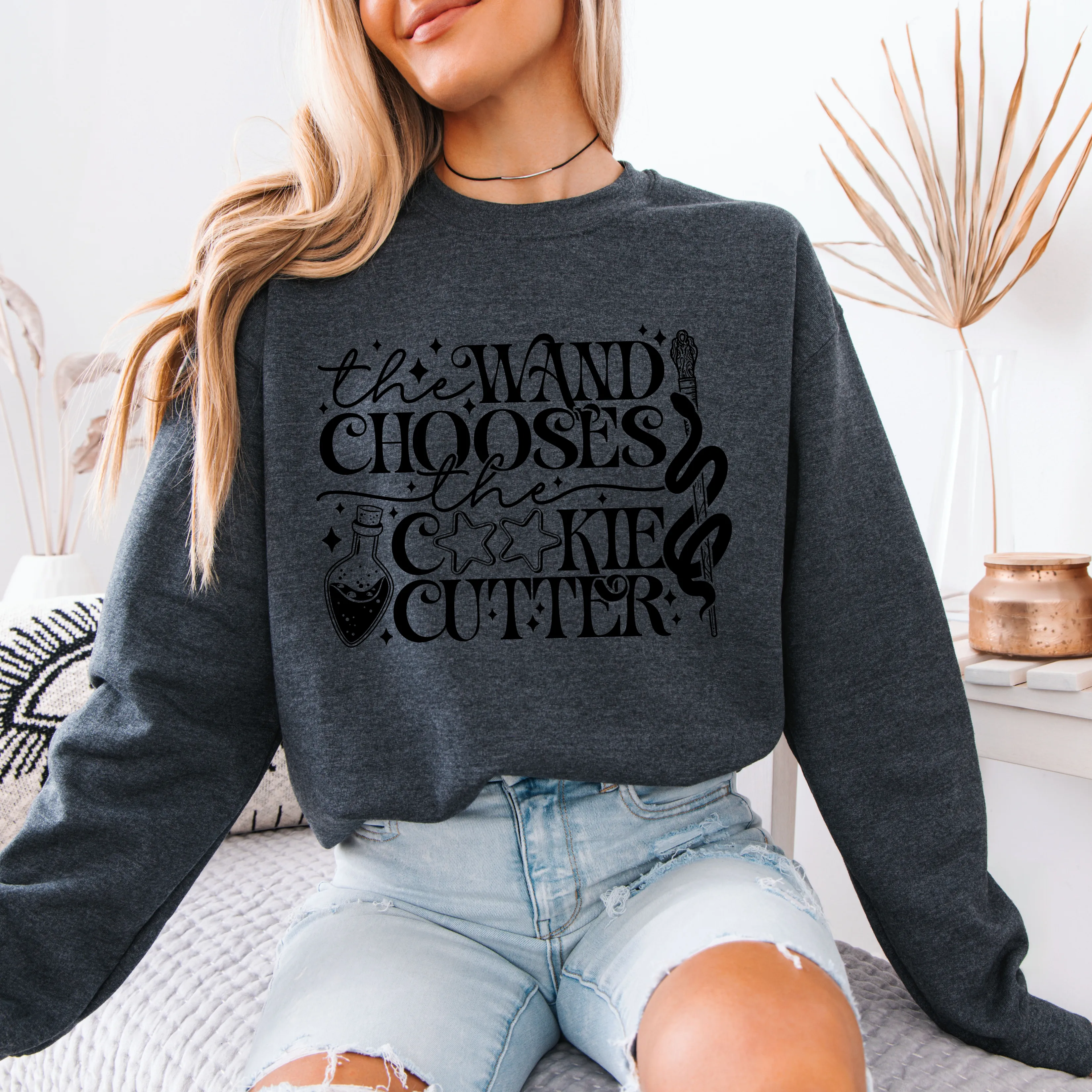 The Wand Chooses [Black Design] - Sweater